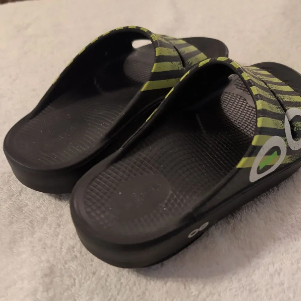 OOFOS Men's OOahh Slip On Slide Sandals Black Yellow M5 W7
